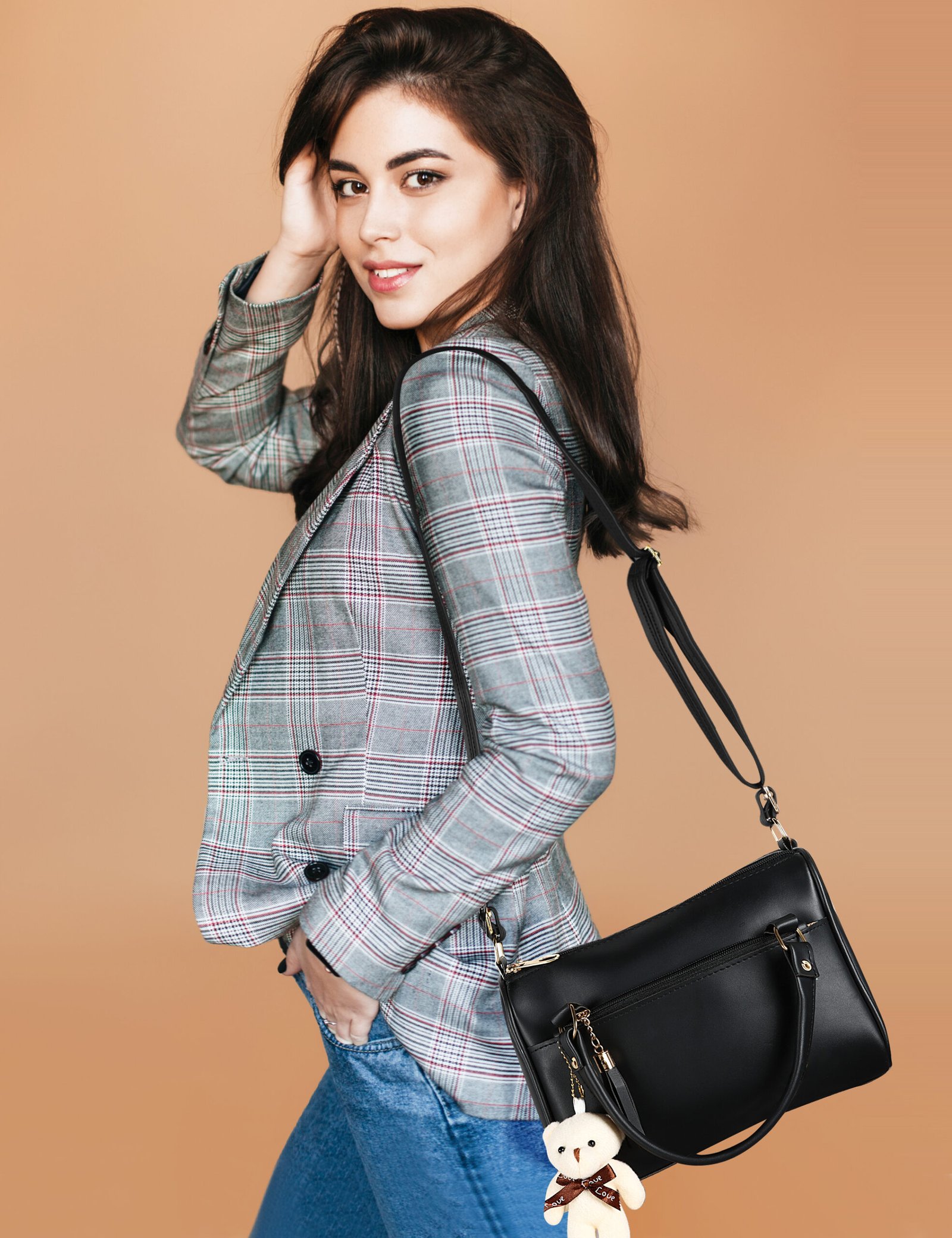 Black Luxurious Faux Leather Handbag With Teddy Bear HB17