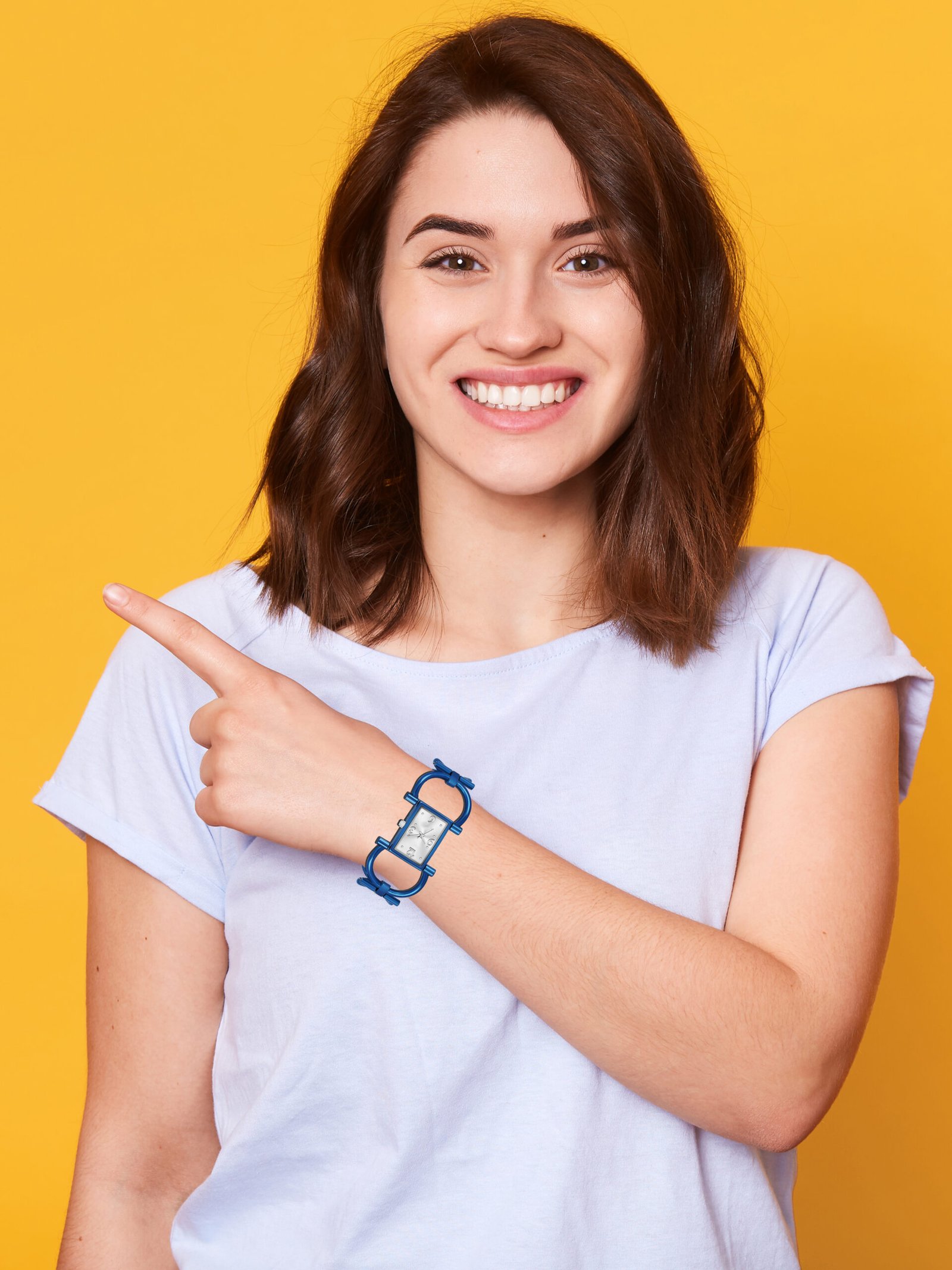 Blue Trending Square Braclet Analog Watch For Women LR296