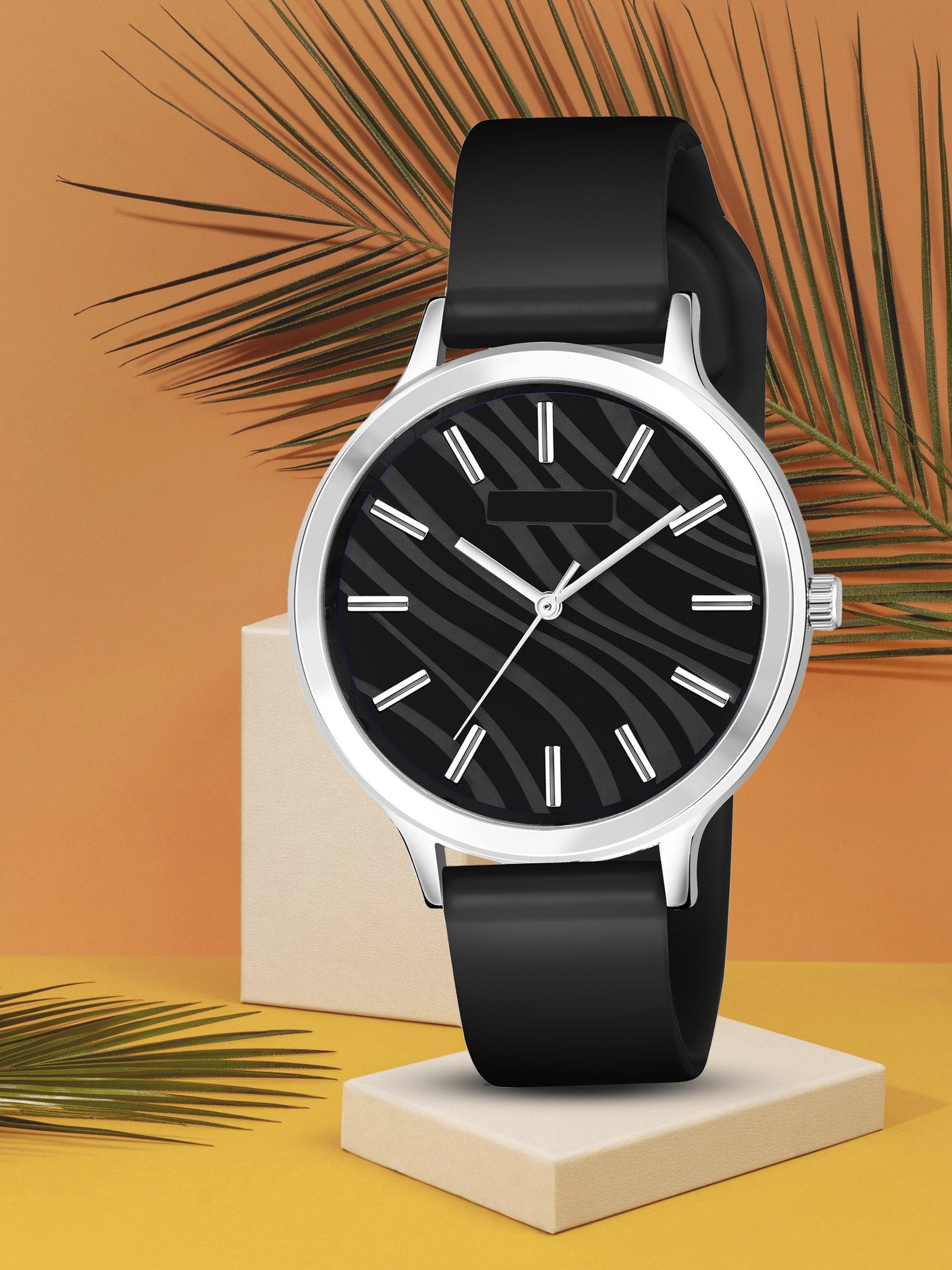 Black Stylish Dial Analog Watch For Women LR345