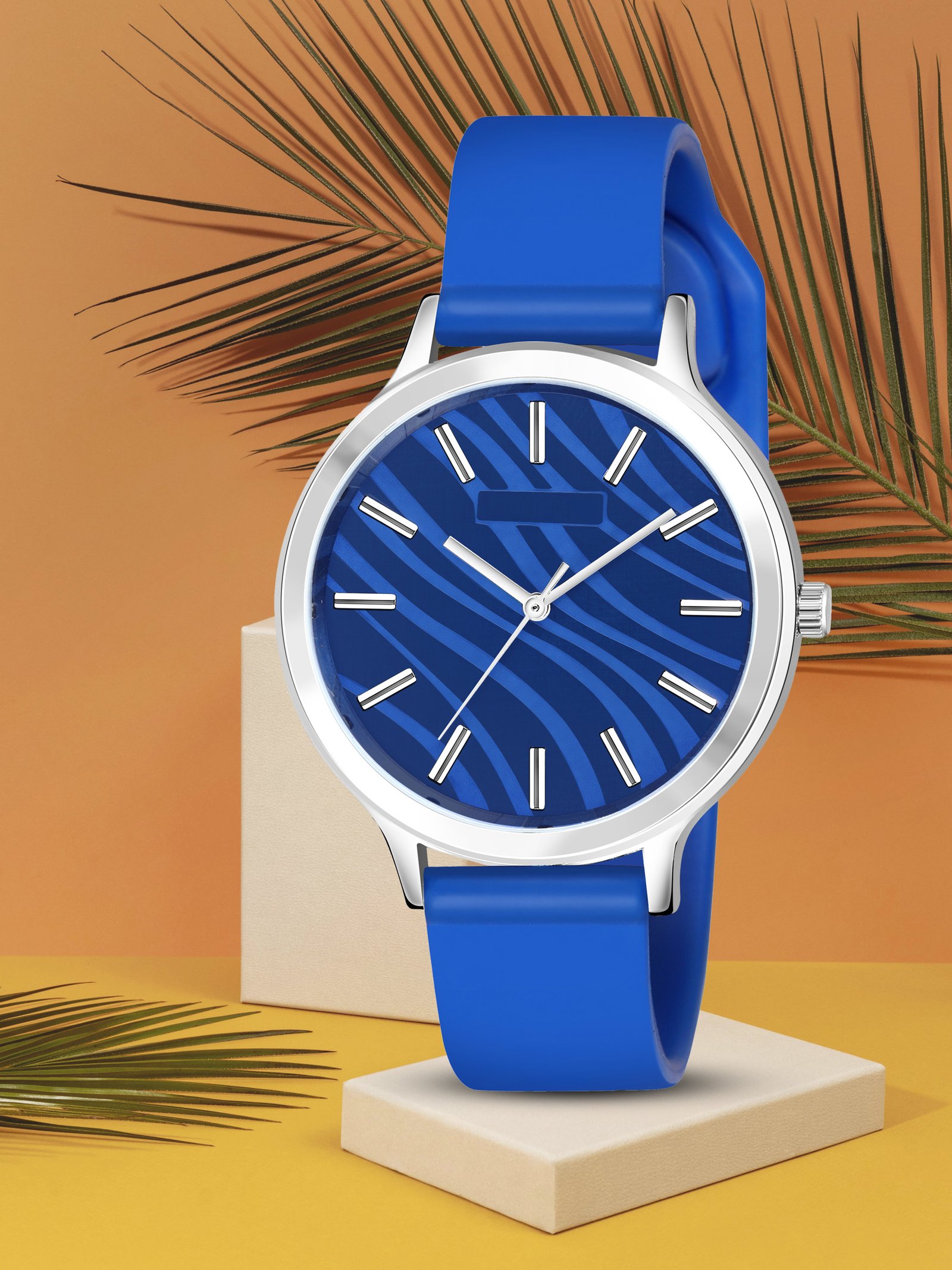 Blue Stylish Dial Analog Watch For Women LR346