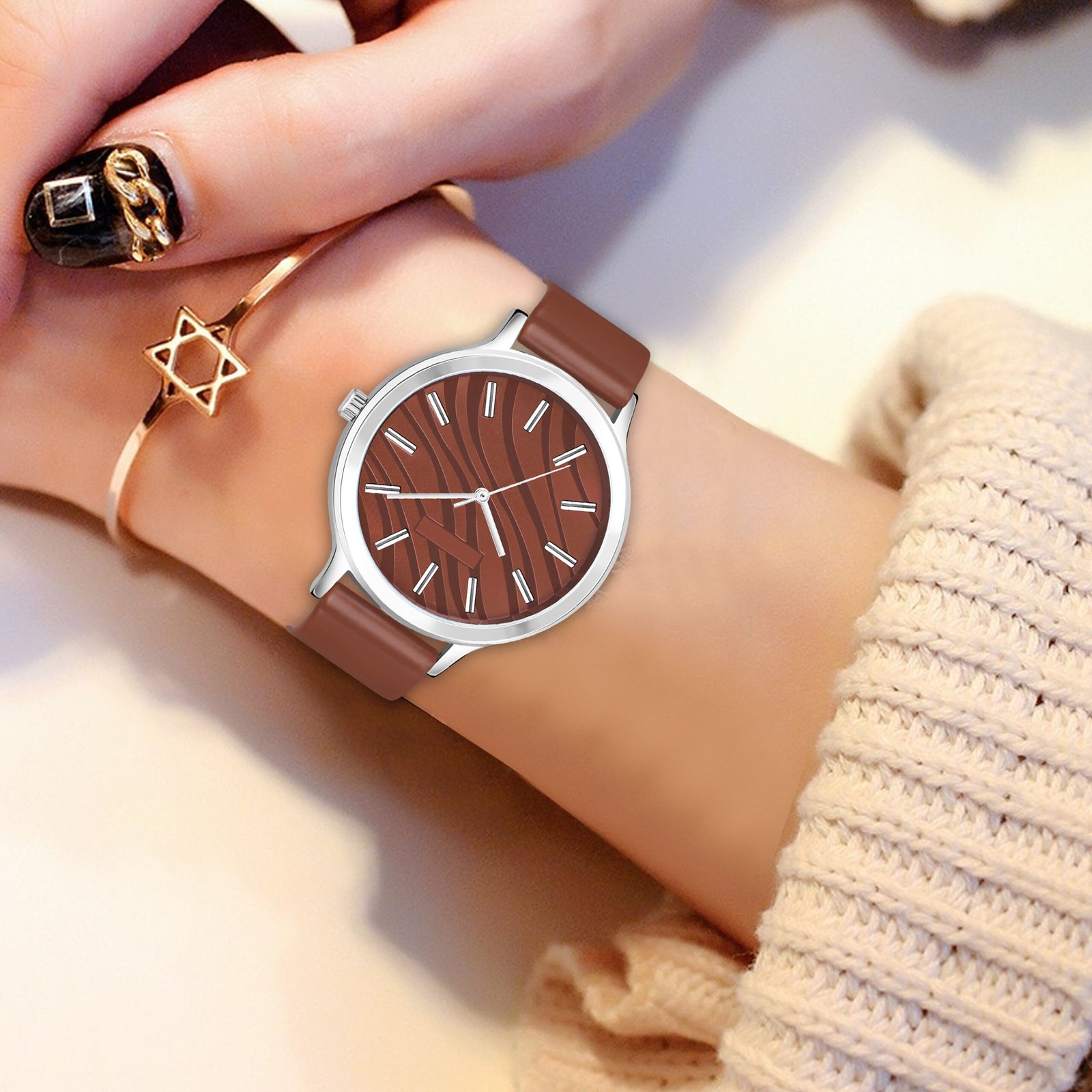 Brown Stylish Dial Analog Watch For Women LR347