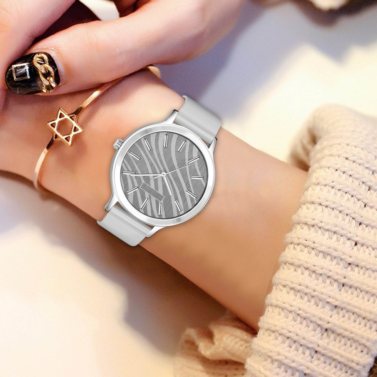 Grey Stylish Dial Analog Watch For Women LR348